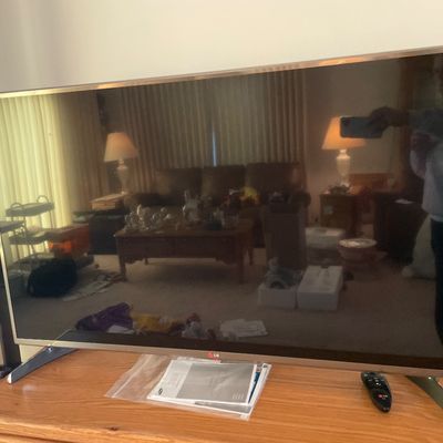 Sale Photo Thumbnail #208: With remote