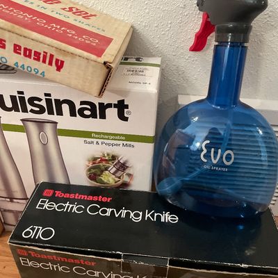 Sale Photo Thumbnail #649: Kitchen items