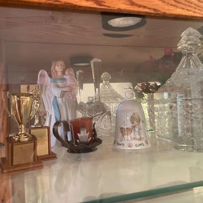 Sale Photo Thumbnail #80: Misc decor