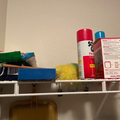 Sale Photo Thumbnail #541: Laundry items