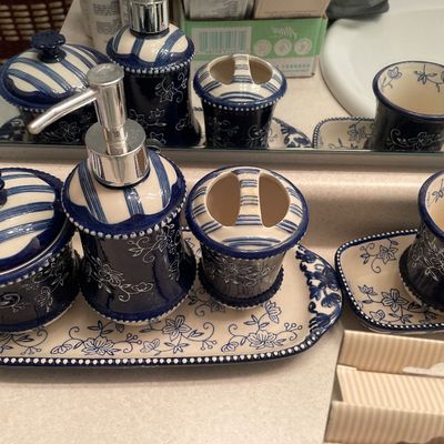 Sale Photo Thumbnail #429: Blue bathroom accessories