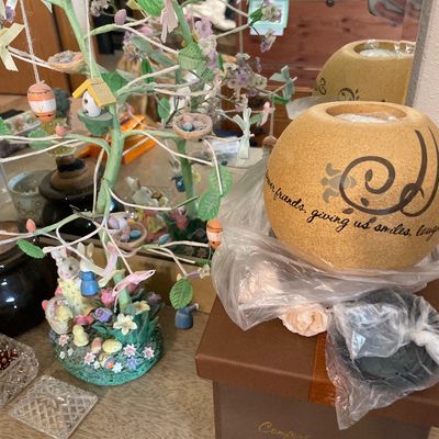Sale Photo Thumbnail #258: Pottery and decor