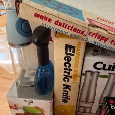 Sale Photo Thumbnail #648: Kitchen items