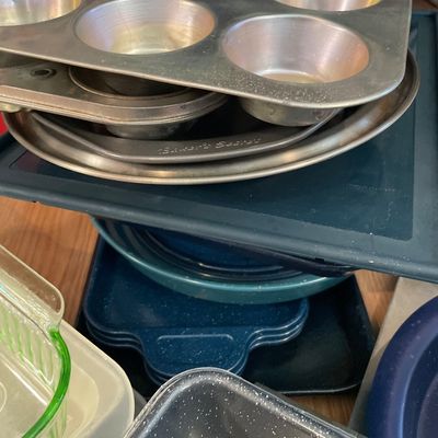 Sale Photo Thumbnail #655: Muffin tins