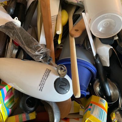 Sale Photo Thumbnail #613: Kitchen utensils