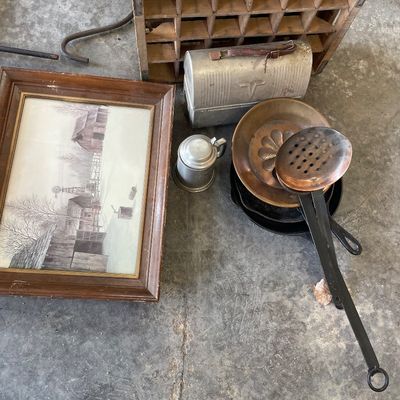 Sale Photo Thumbnail #746: Vintage items