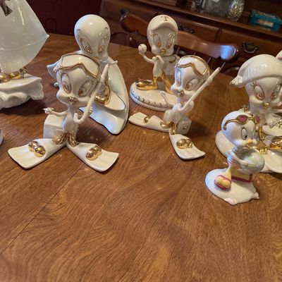 Sale Photo Thumbnail #232: Sports Tweety figures