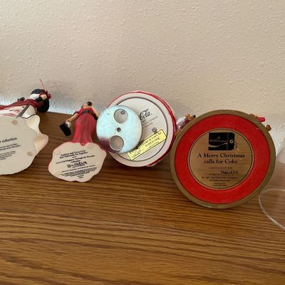 Sale Photo Thumbnail #24: Both Music box works