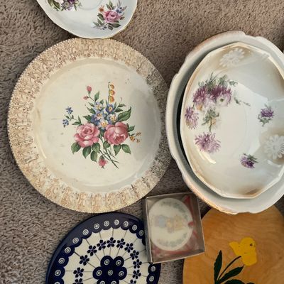 Sale Photo Thumbnail #583: Plates