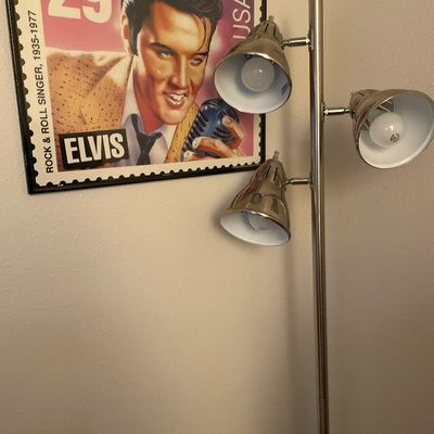 Sale Photo Thumbnail #473: Lamp works great