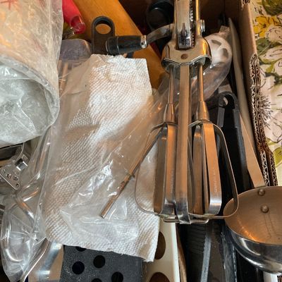 Sale Photo Thumbnail #618: Many kitchen utensils