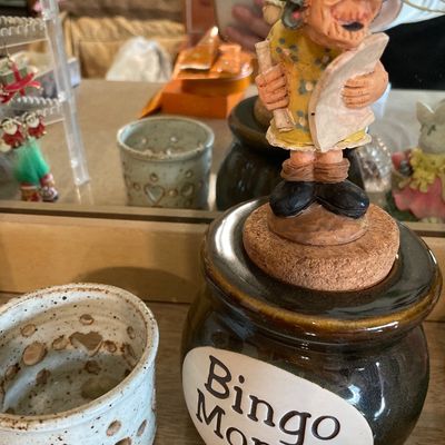 Sale Photo Thumbnail #257: Pottery and decor