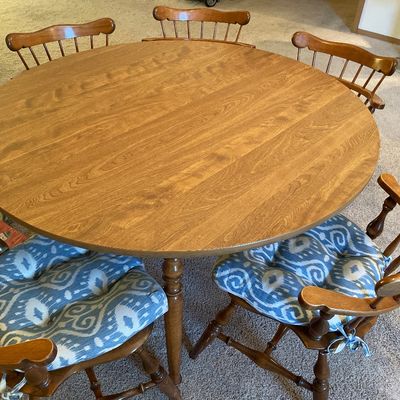 Sale Photo Thumbnail #63: Looks in very good shape
2 leaves
Table is 4 feet round
