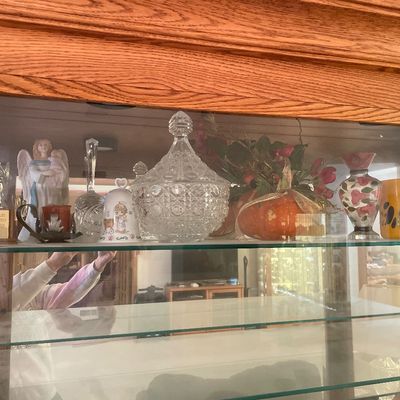 Sale Photo Thumbnail #79: Misc decor
