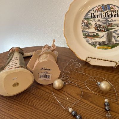 Sale Photo Thumbnail #28: Misc items