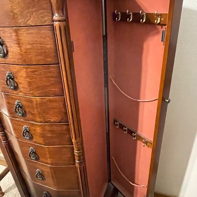 Sale Photo Thumbnail #724: In great shape and lots of room