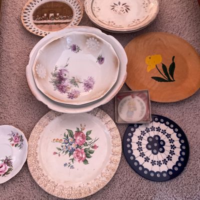 Sale Photo Thumbnail #582: Plates