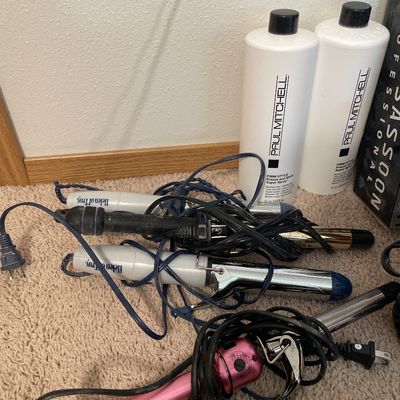 Sale Photo Thumbnail #374: Hair care items