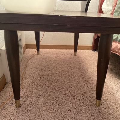 Sale Photo Thumbnail #556: Tiered table with lamp