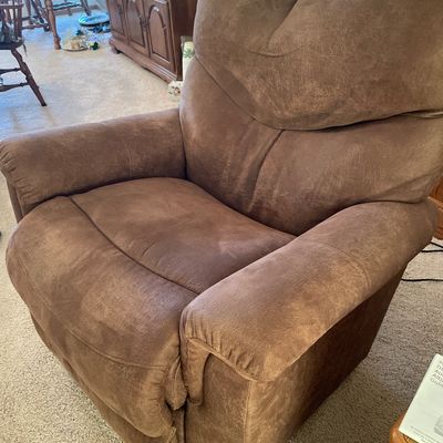 Sale Photo Thumbnail #156: I could not get this chair to work properly