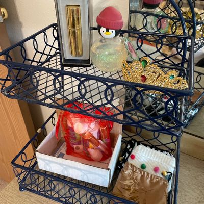 Sale Photo Thumbnail #250: Black organizer with stuff
