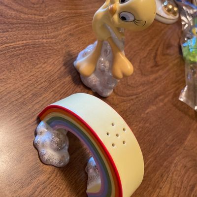 Sale Photo Thumbnail #238: Tweety bird figures
