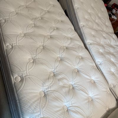 Sale Photo Thumbnail #386: That is composed of two twin mattresses that are independently controlled by remotes
Also includes the tweed bedframe and platform that moves bed up and down
Both sides seem to work as should
And all the fancy bedding as pictured
