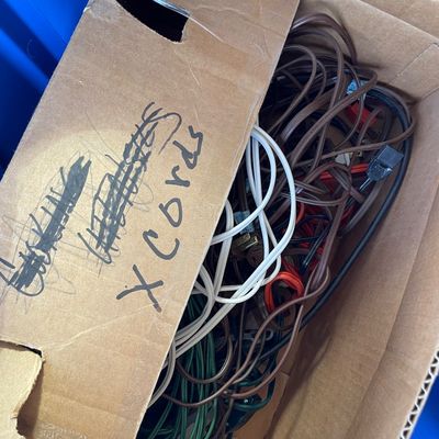 Sale Photo Thumbnail #752: Tote of misc items