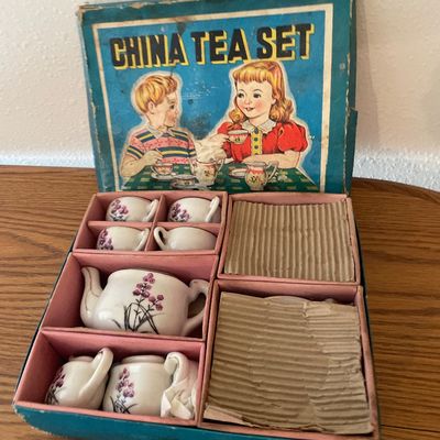 Sale Photo Thumbnail #61: Box has some damage but China looks good