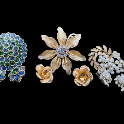 Lisner Jewelry - Signed