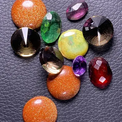 11 Loose Gemstones And Cabochons, Quartz, Turquoise, Goldstone, Glass 