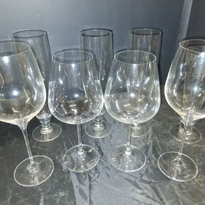 Wine & Champagne Glasses, 7-Piece Lot