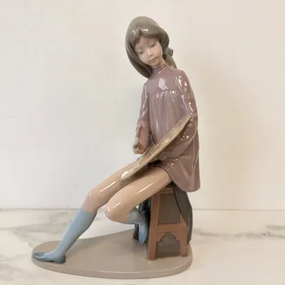 Sale Photo Thumbnail #223: Lot 8912 nao by lladro little girl painter porcelain figurine