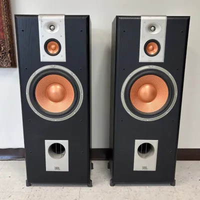 Sale Photo Thumbnail #312: Lot 9007 jbl studio series s312 speakers