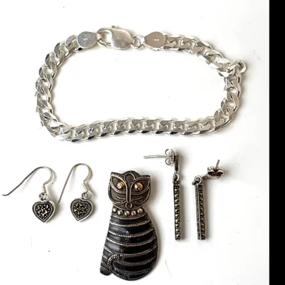 Sale Photo Thumbnail #408: Lot 9107 sterling silver jewelry cat brooch earrings chain bracelet