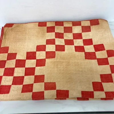 Sale Photo Thumbnail #426: Lot 9126 antique irish chain handstitched quilt