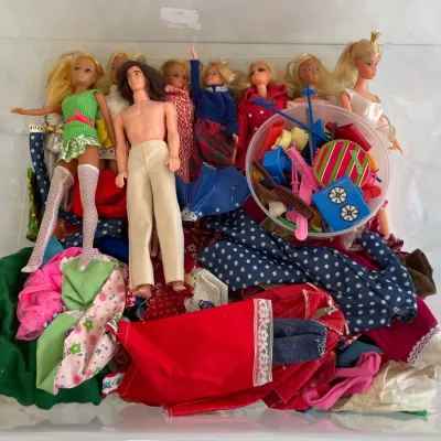 Sale Photo Thumbnail #124: Lot 8806 vintage 1960s barbies clothing accessories toys