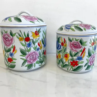 Sale Photo Thumbnail #246: Lot 8936 vintage idg spring flower canisters with lids