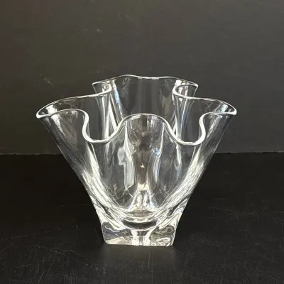Sale Photo Thumbnail #342: Lot 9038 steuben handkerchief glass vase