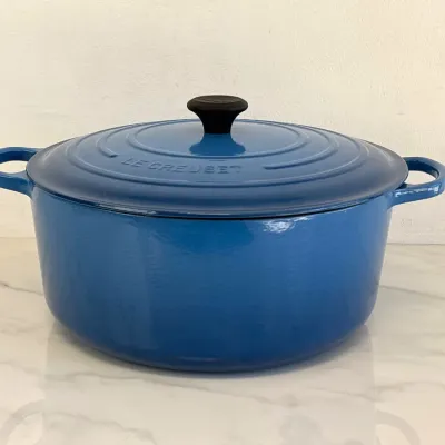 Sale Photo Thumbnail #363: Lot 9059 le creuset dutch oven no 34 made in france