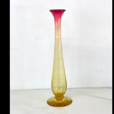 Sale Photo Thumbnail #355: Lot 9051 vintage amberina glass bud vase