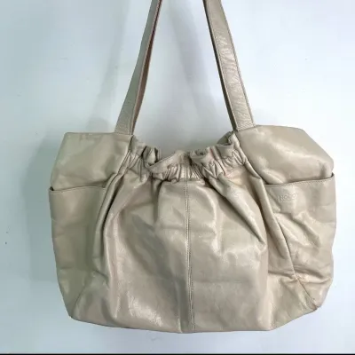 Sale Photo Thumbnail #40: Lot 8717 hobo international gathered leather shoulder bag purse