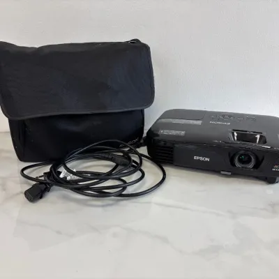 Sale Photo Thumbnail #399: Lot 9096 epson lcd projector model h429a