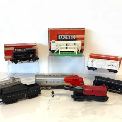 Sale Photo Thumbnail #314: Lot 9009 vintage lionel train cars