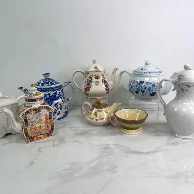 Sale Photo Thumbnail #27: Lot 8704 tea pot collection