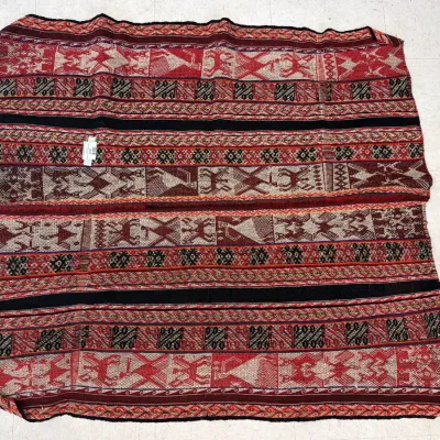 Sale Photo Thumbnail #102: Lot 8782 vintage peruvian hand woven animal story textile