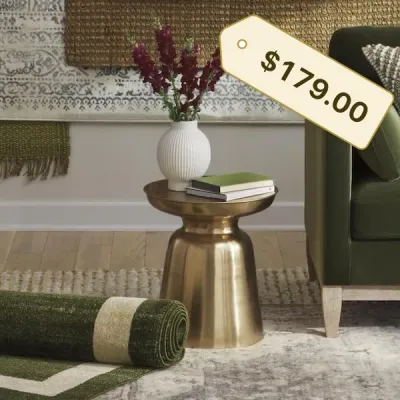 Sale Photo Thumbnail #728