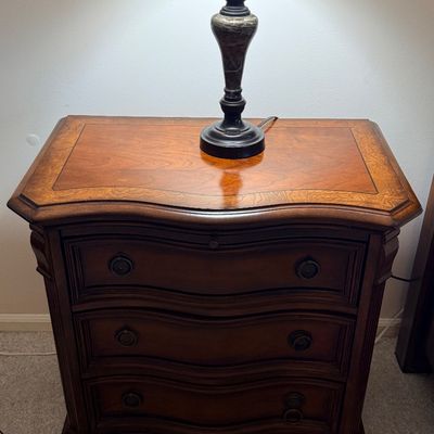 2 Night Stands