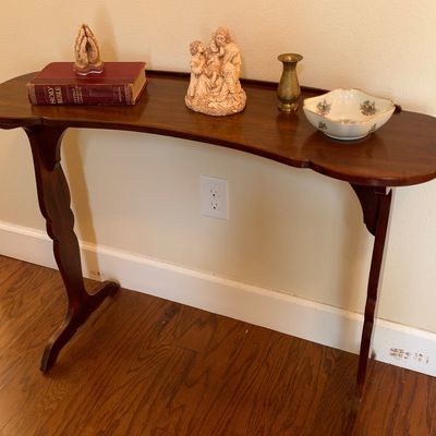 Sale Photo Thumbnail #14: Vintage mahogany kidney-shaped console table 