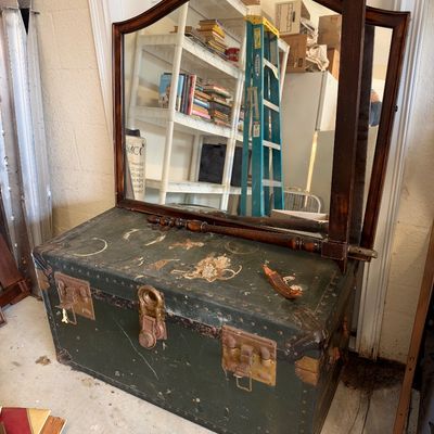 Sale Photo Thumbnail #152: Vintage  metal steamer trunk 